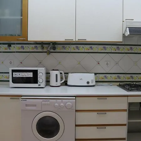 Maiur Apartman *